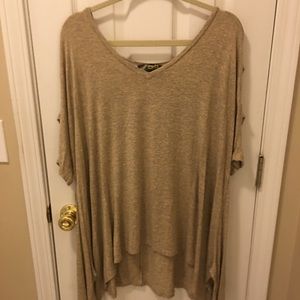 Gently Worn  One Size Fits All Casual Top